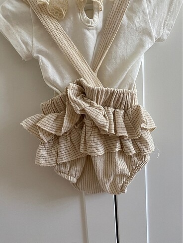 Krem fırfırlı tulum - Görsel 4