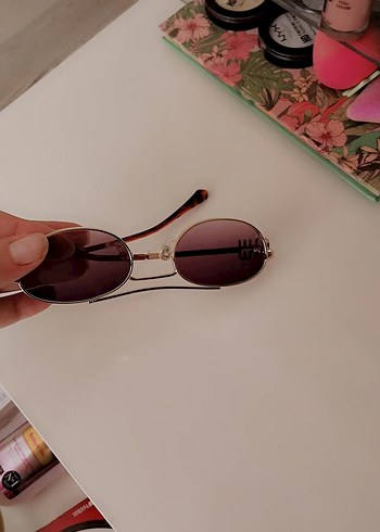 Parlak Altın Renkli Kadın Güneş Gözlüğü - Görsel 3