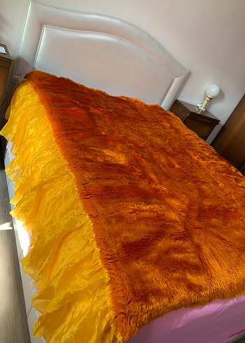 Altın sarısı, Alman malı peluş yatak örtüsü. - Görsel 4