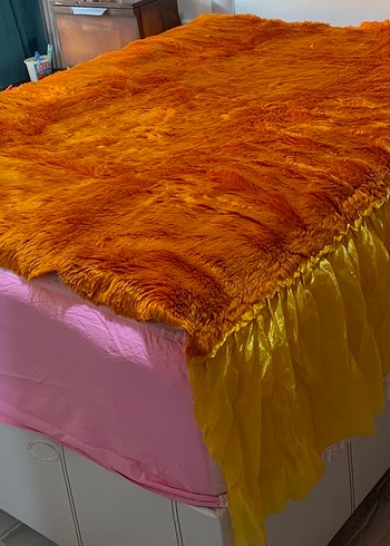 Altın sarısı, Alman malı peluş yatak örtüsü. - Görsel 5