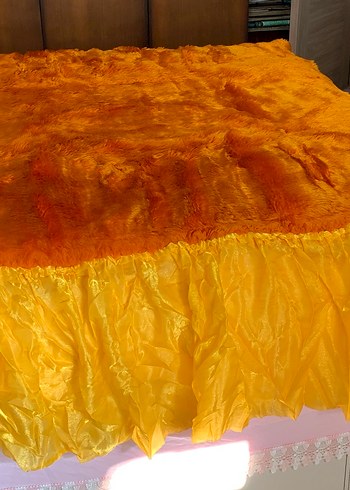 Altın sarısı, Alman malı peluş yatak örtüsü. - Görsel 3