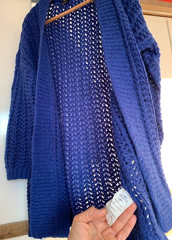 GUESS, ŞIK, S BEDEN YAZIYOR AMA OVERSİZE - Görsel 4