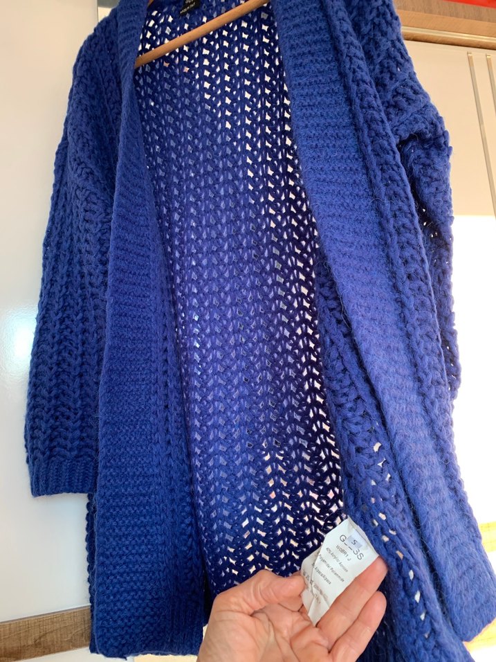 GUESS, ŞIK, S BEDEN YAZIYOR AMA OVERSİZE - Görsel 4