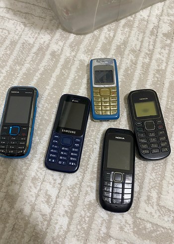 Çeşitli Eski Model Mavi Telefonlar - Görsel 2