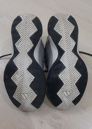 Adidas marka basketbol ayakkabısı - Görsel 5
