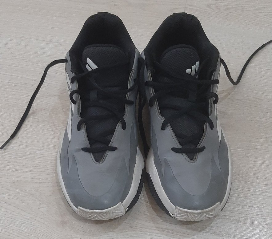 Adidas marka basketbol ayakkabısı - Görsel 4