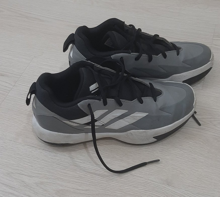 Adidas marka basketbol ayakkabısı - Görsel 2