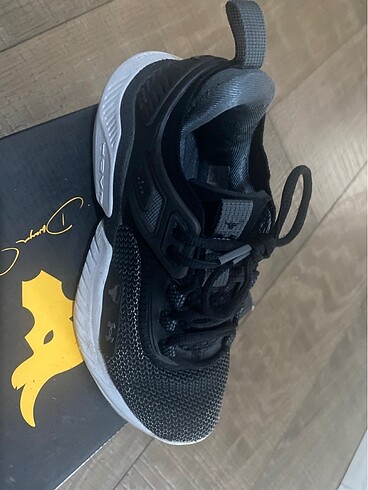 Under armour çocuk ayakkabısı