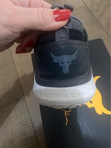 35 Beden Under armour çocuk ayakkabısı