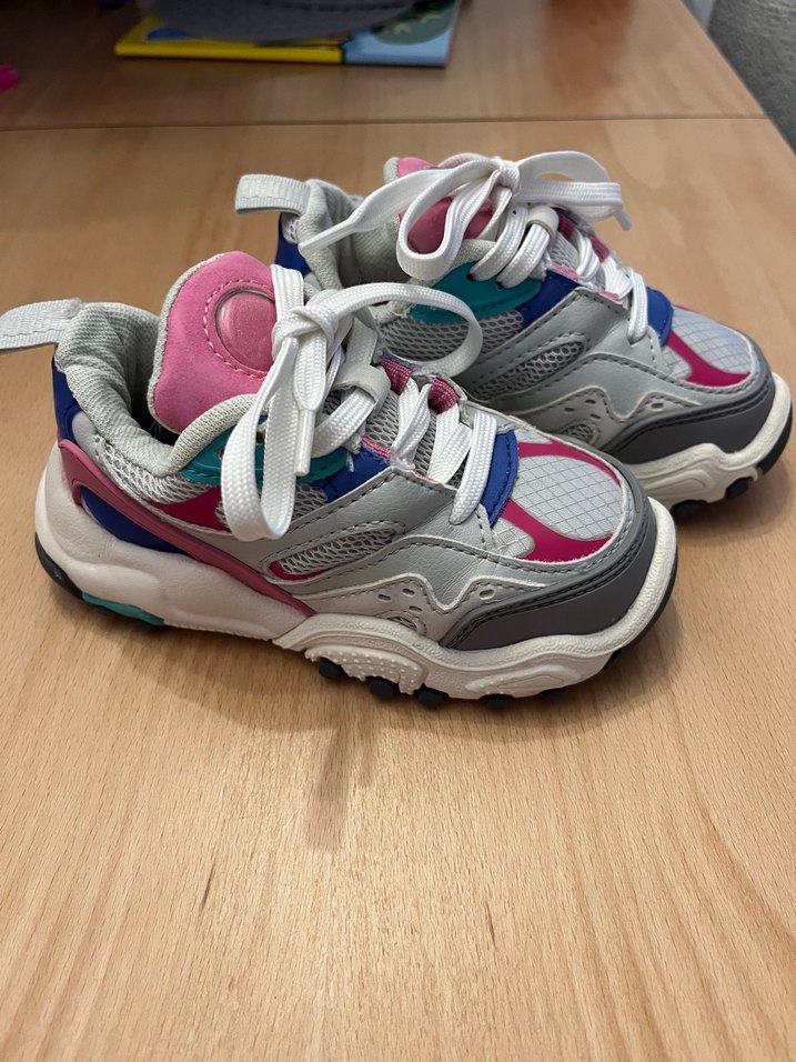 Zara Kız Çocuk Renkli Bağcıklı Spor Ayakkabı - Görsel 2