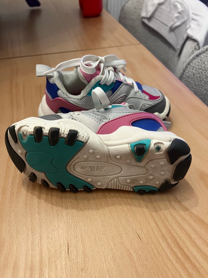 Zara Kız Çocuk Renkli Bağcıklı Spor Ayakkabı - Görsel 4