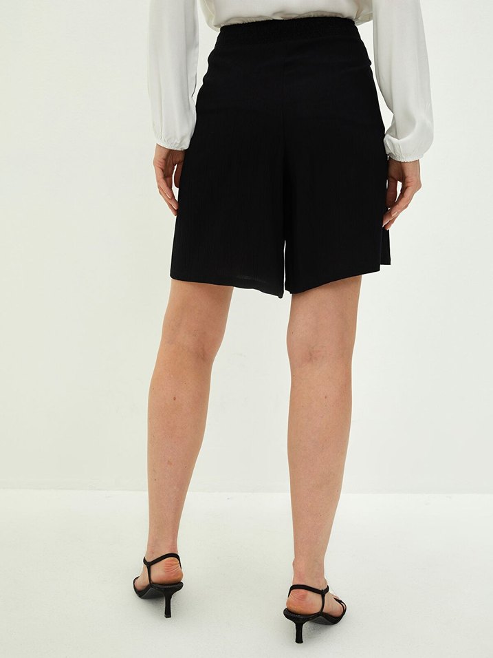 Basic Siyah Beli Lastikli Düz Viskon Kadın Bermuda Şort - Görsel 3