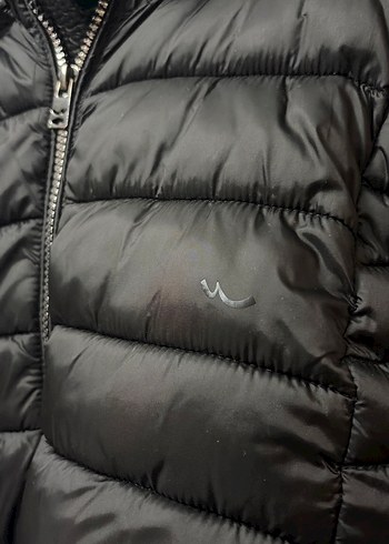 Siyah Fermuarlı Kadın Kışlık Mont - Görsel 2