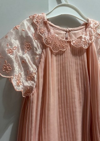 Pembe Piliseli Nakışlı Kız Elbisesi - Görsel 2