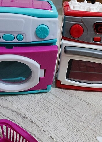Oyuncak çamaşır makinesi ve fırın 