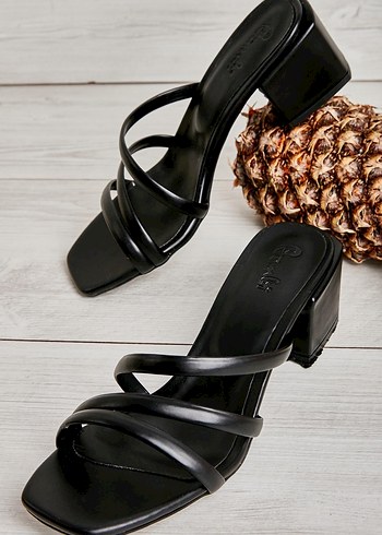 Siyah Topuklu Kadın Terlik - Görsel 3