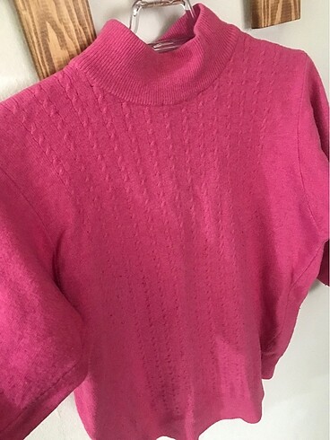Pembe yün kazak
