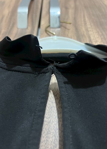 Bershka Berhska kruvaze model siyah bluz
