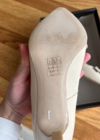 DERİMOD Beyaz Tokalı Kadın Topuklu Ayakkabj - Görsel 3