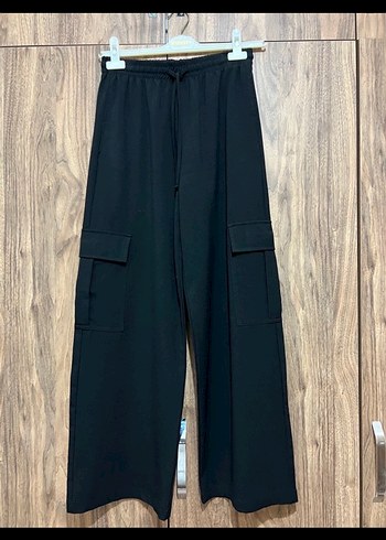 Stradivarius dökümlü kargo model pantolon
