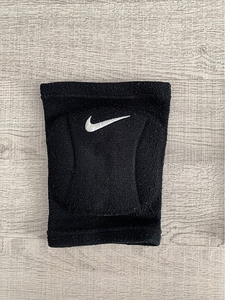 Nike Voleybol Dizlik S/M Beden Nike Clutch / Portföy %20 İndirimli -  Gardrops