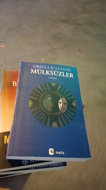 URSULA LE GUİN MULKSUZLER