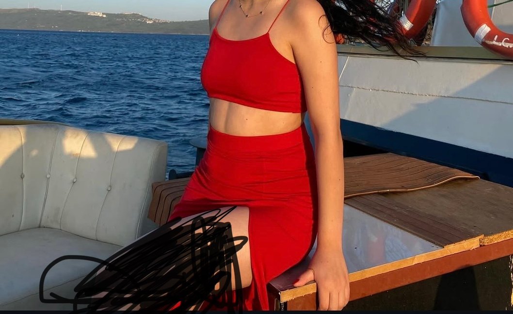 Kırmızı Uzun yırtmaçlı etek ve crop takım - Görsel 2