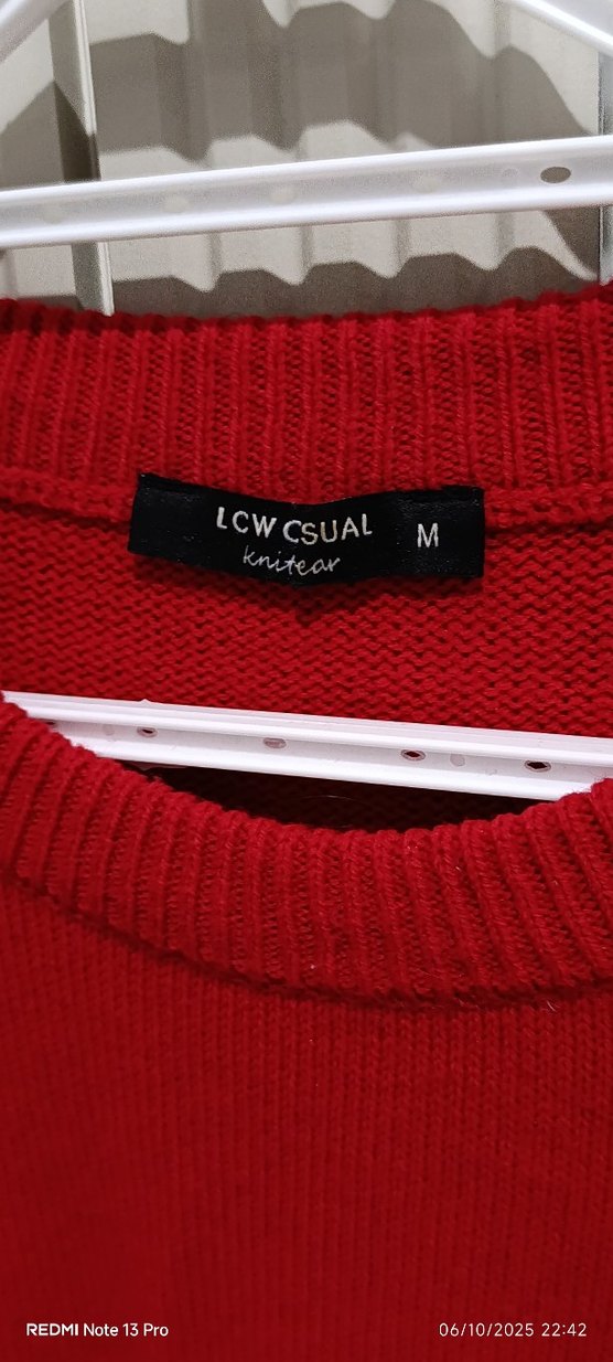 Renkli Desenli Kırmızı Kadın Kazak - Görsel 2