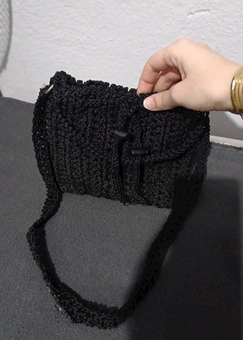 Siyah Örgü Kadın Çanta
20×20 - Görsel 3