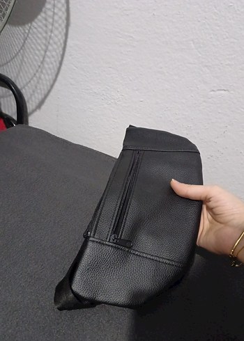 Siyah Deri Bel Çantası
30×13 - Görsel 2