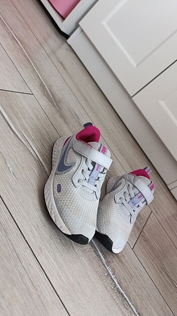 28 Beden Nike Revolution Kız Çocuk Spor Ayakkabi