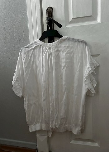 Düğmeli V Yaka Beyaz Kadın Gömlek - Görsel 2