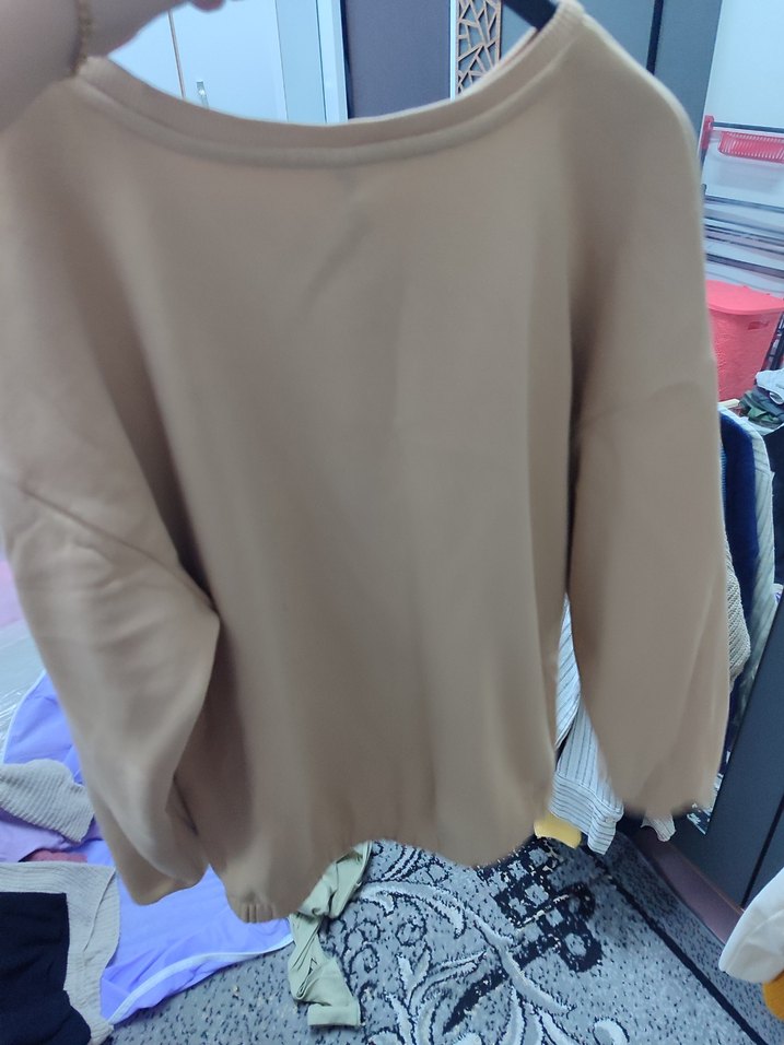 Bej Oversize Sweatshirt  Rahat ve Şık — görsel 2/4