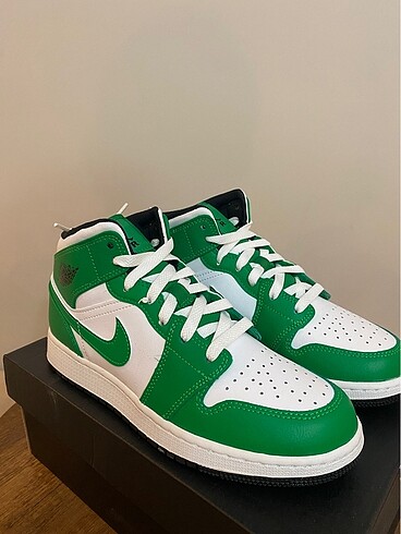 Nike Nike Air Jordan 1 Mid Lucky Green