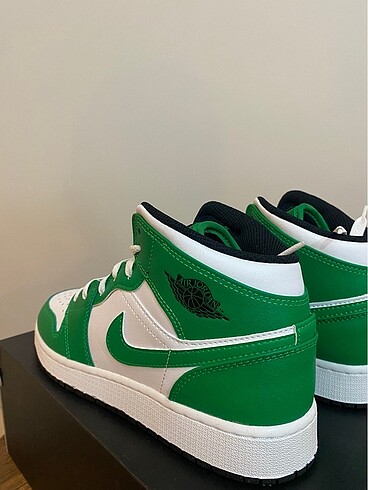 38 Beden yeşil Renk Nike Air Jordan 1 Mid Lucky Green