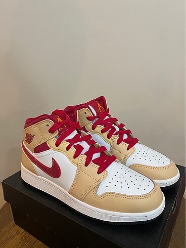 Nike Air Jordan 1 Mid Cardinal Red