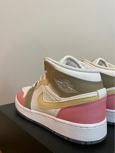 36,5 Beden pembe Renk Air Jordan 1 Mid Pink Orche