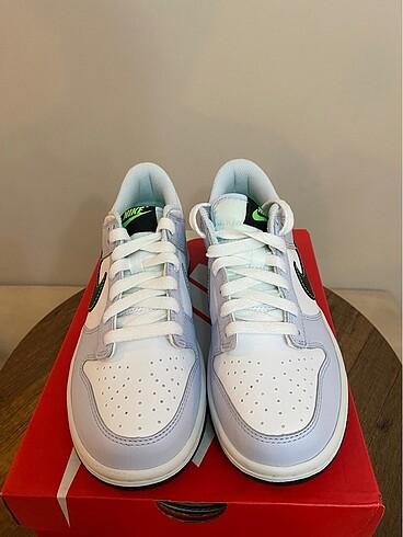 37,5 Beden Nike Dunk Low Green Grey Strıke