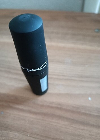 MAC Gözaltı Kapatıcı