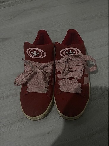 Adidas campüs