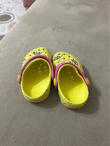 LC Waikiki Kız çocuk terlik sandalet????