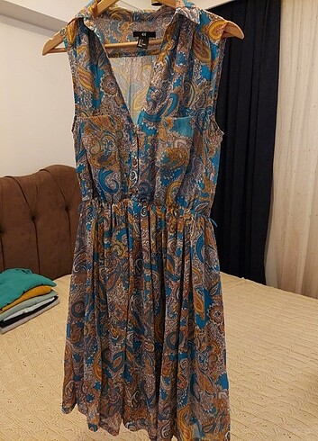 Yazlık tiril irili desenli H&M elbise 