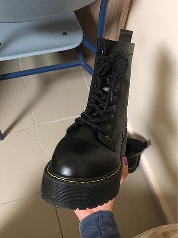 38 Beden siyah Renk Bağcıklı Bot