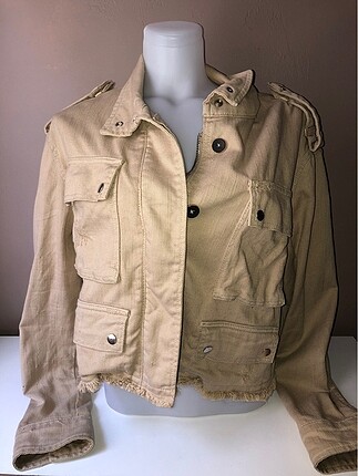 BERSHKA CEKET