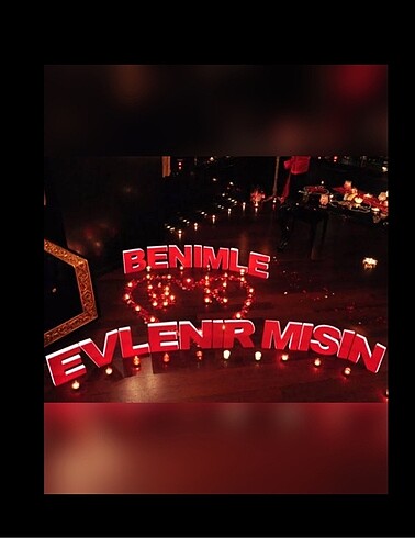Benimle Evlenir misin strafor harfler yerde dik durabilir