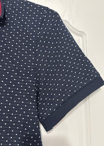 Düğmeli Kısa Kollu Desenli Polo Tişört - Görsel 3