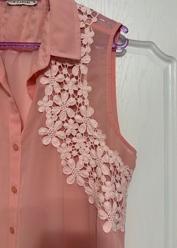 Dantel Detaylı Pembe V Yaka Kolsuz Bluz - Görsel 3