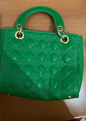Zincir Detaylı Parlak Yeşil Deri Kadın Çanta - Görsel 2
