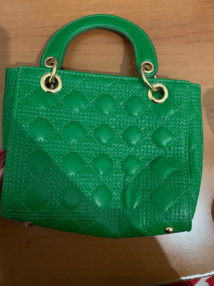 Zincir Detaylı Parlak Yeşil Deri Kadın Çanta - Görsel 2