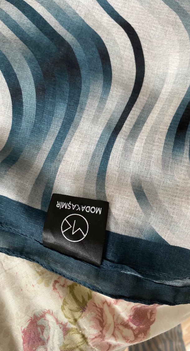 Gri Mavi Batik Desenli Modern şal - Görsel 4